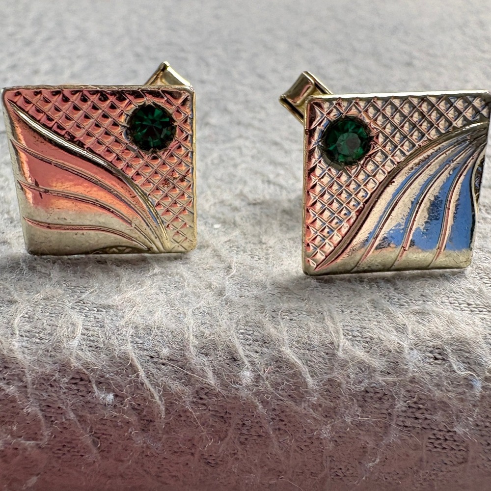 Vintage Gold Tone Square Green Rhinestone Textured Grid Toggle Back Cufflinks